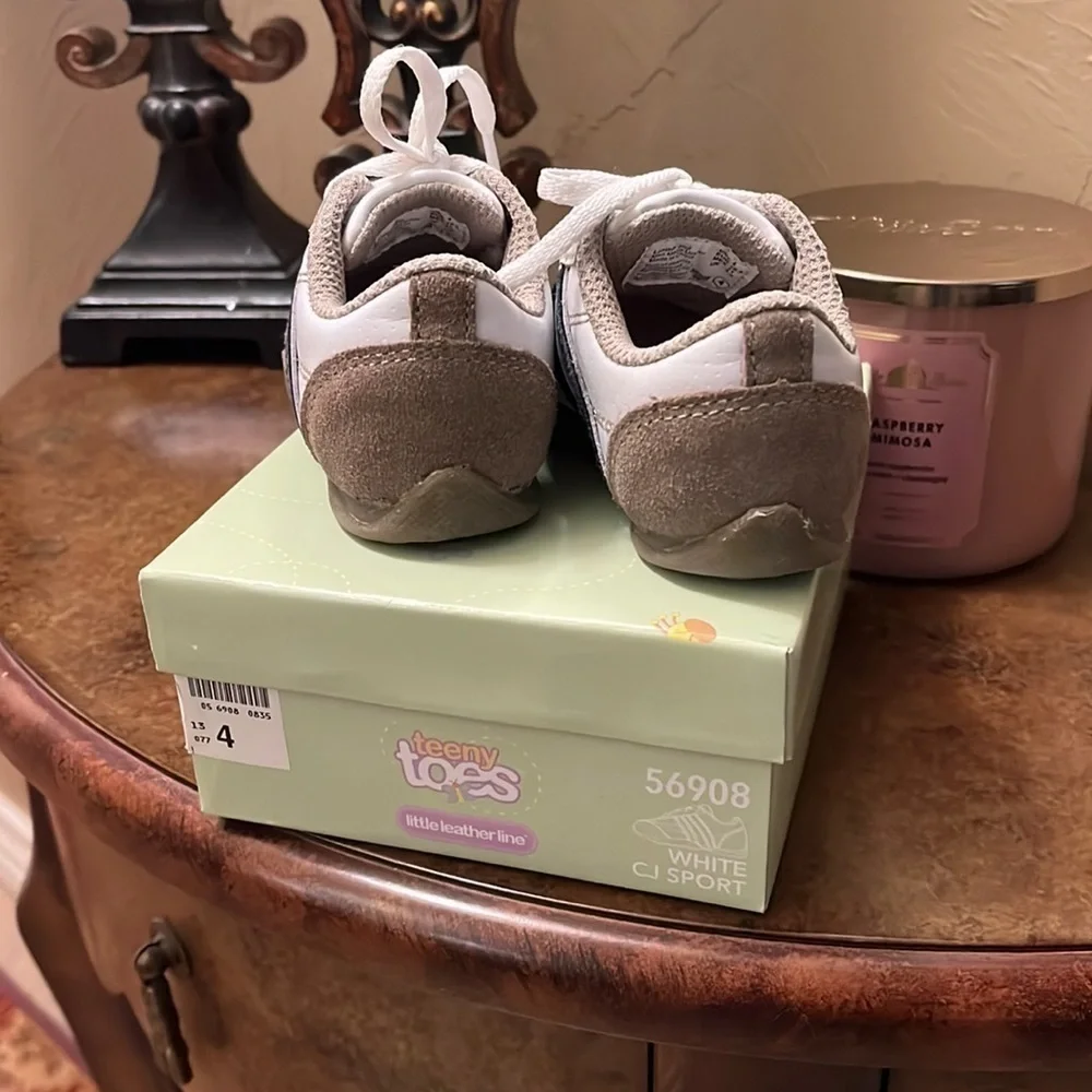 🛍️Teeny Toes Leather Tennis Shoes Size 4c
